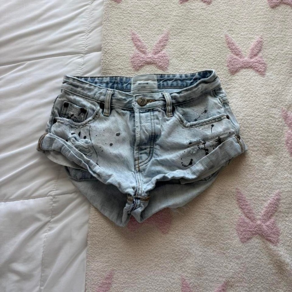 Y2K low rise one‎ teaspoon denim light wash distressed shorts